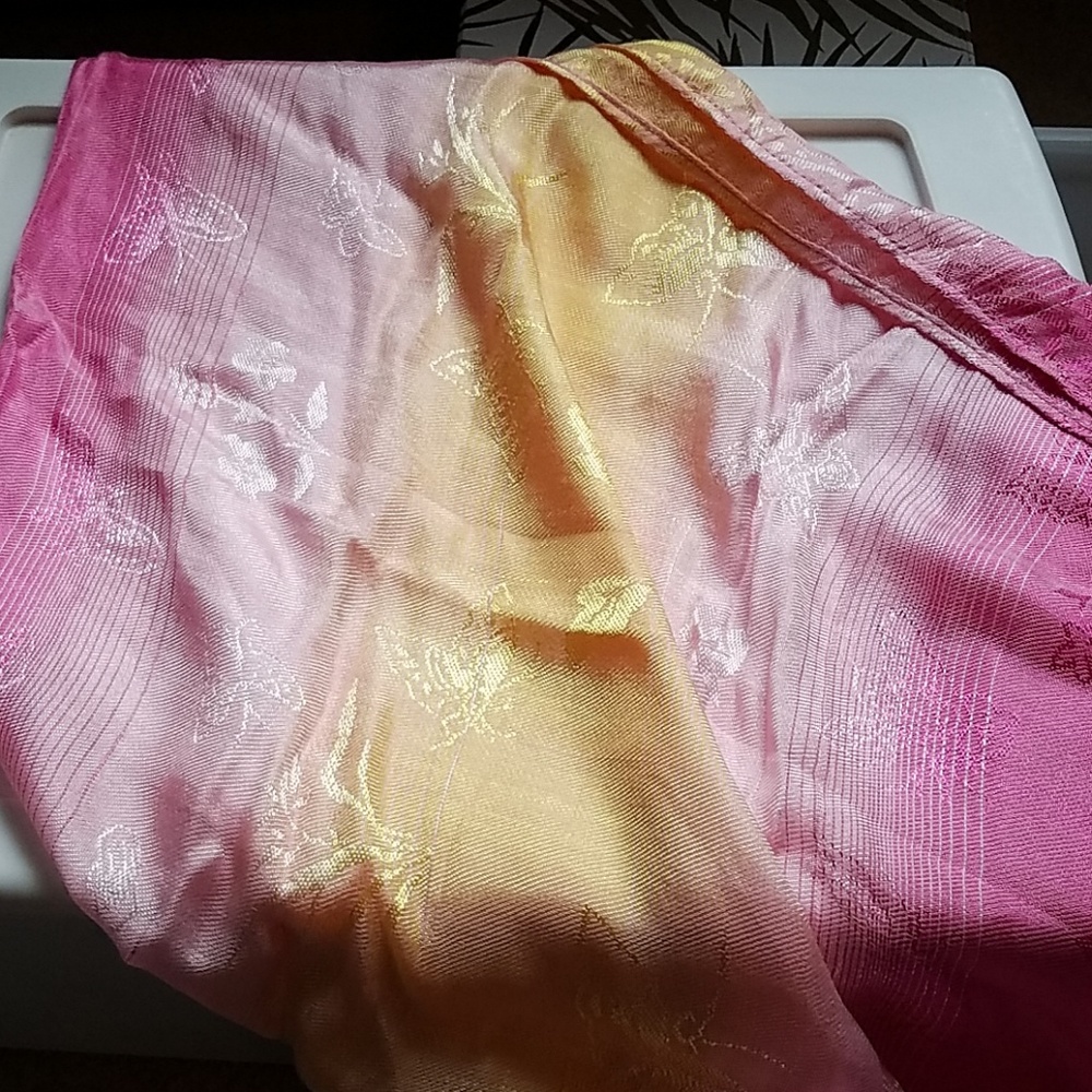 Pink and yellow scarf!